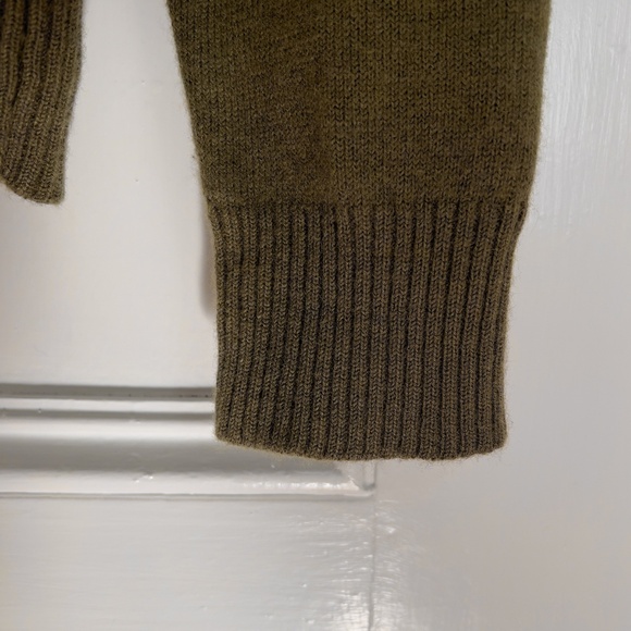 Merino Wool Sweater with Elbow Pads MEC Preppy Olive Green Academia - Small - Picture 5 of 9